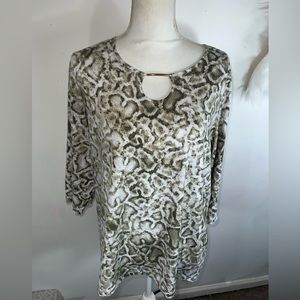 C.D. Daniels top plus size 1x